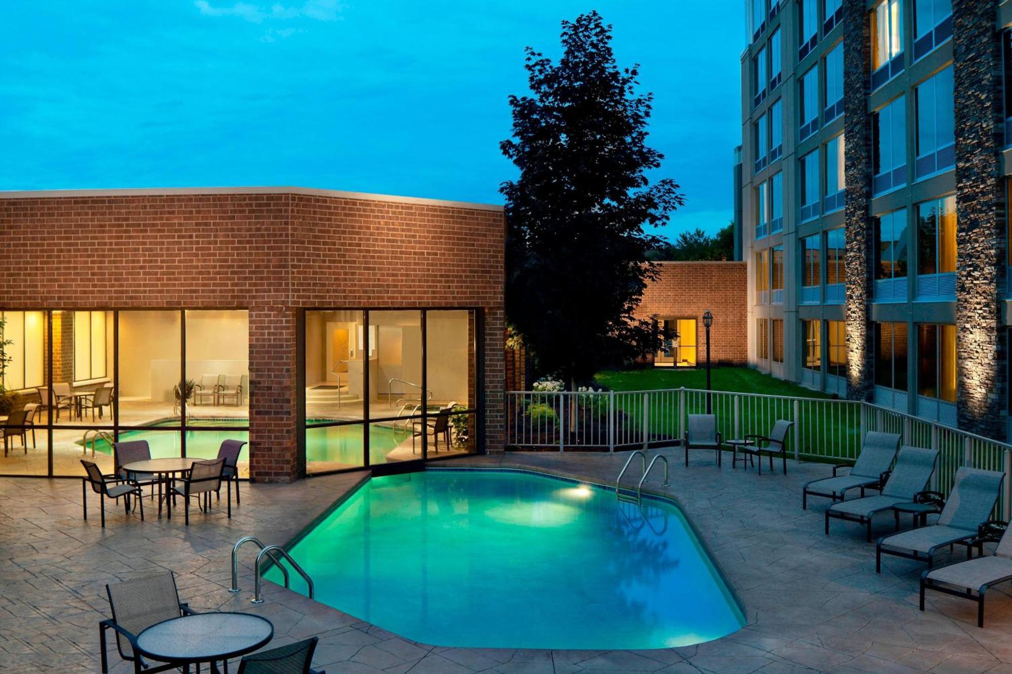 Sheraton Ann Arbor Hotel Екстериор снимка